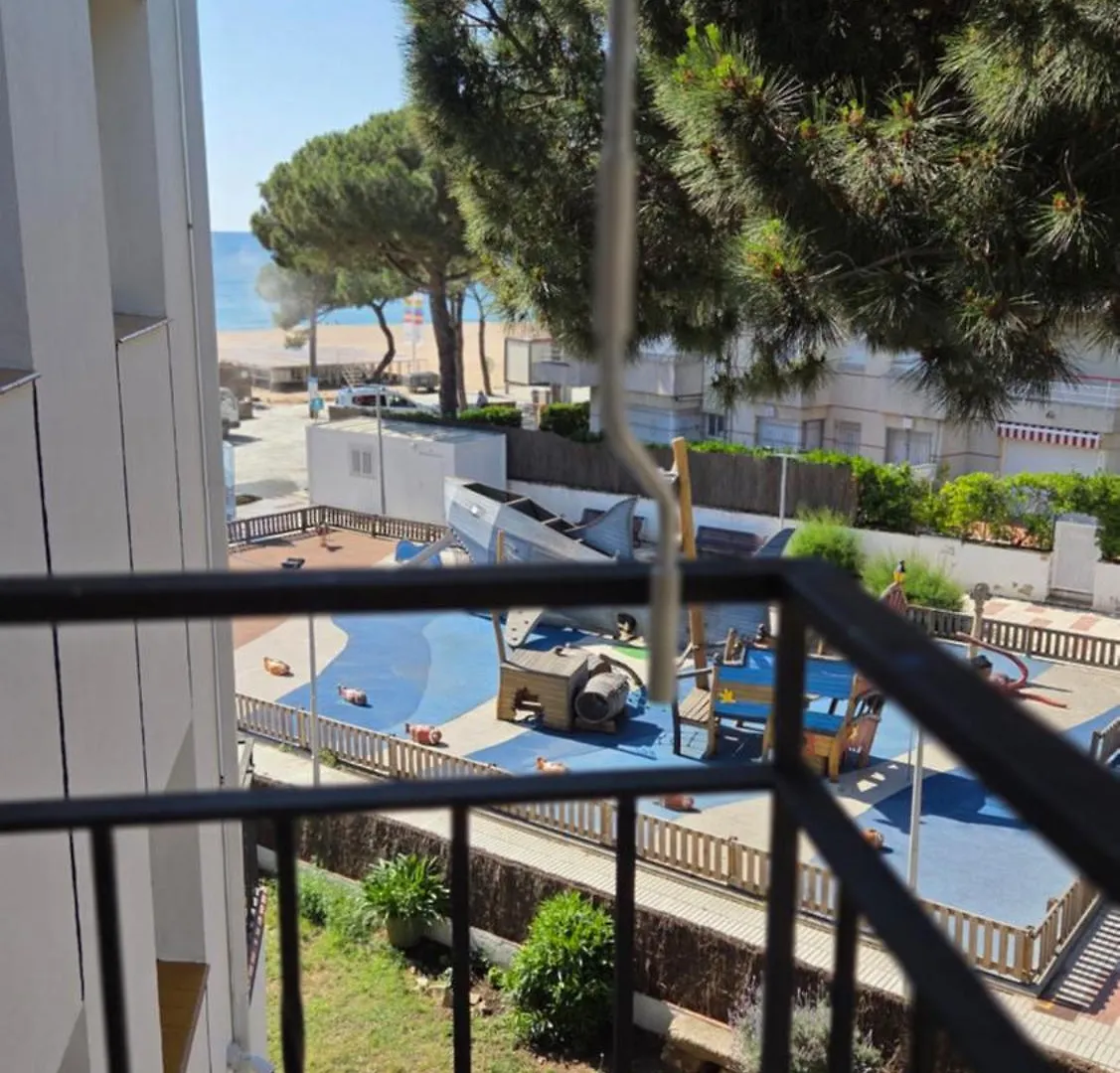 Apartaments Les Roques Platja d'Aro  0*,